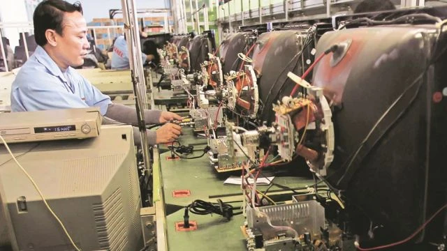 Electronics manufacturers in India remain cautiously optimistic following President Trump’s new tariffs, which impose a 27% duty on Indian electronics exports to the US.