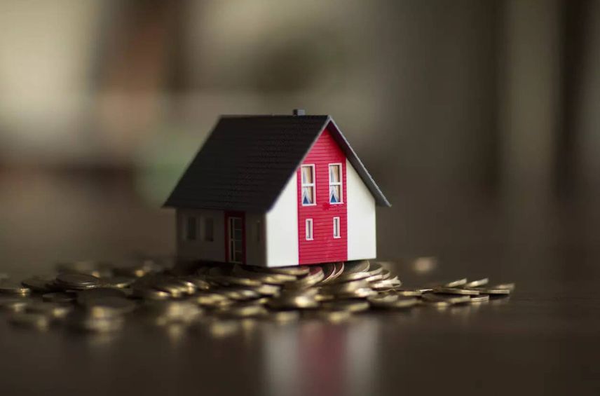 The Greater Noida Authority now mandates payment of full stamp duty at the time of booking flats, aligning with RERA guidelines.