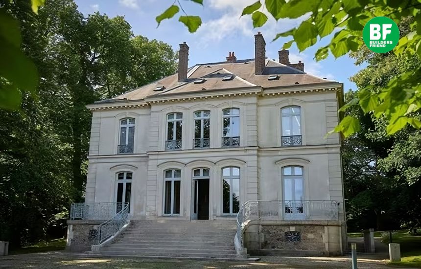 Karl Lagerfeld's French Villa Sold for €4.7 Million in Candle Auction