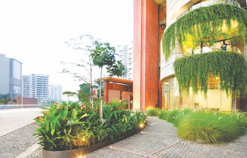 Sangini House, Surat – Heritage-Inspired Modern Office Building with Sustainable Design and Daylight-Filled Interiors