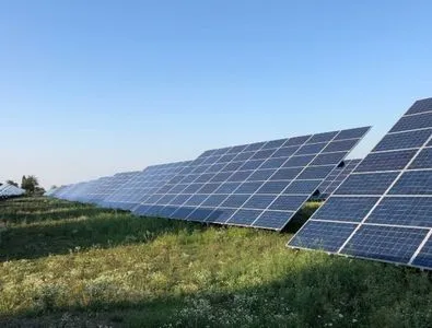 From Sun to Subsoil: How Nations Are Cutting Dependence on Fossil Fuels