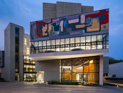 RV University Library: A Contemporary Learning Environment Designed Around Light, Nature and Collaboration