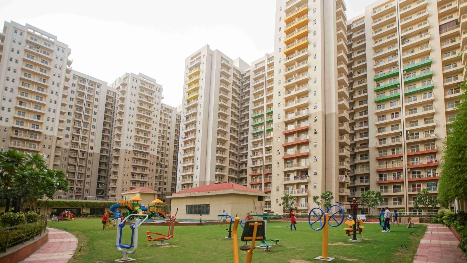 Palm Olympia in Noida Extension Combines High-Density Housing with Expansive Green Spaces