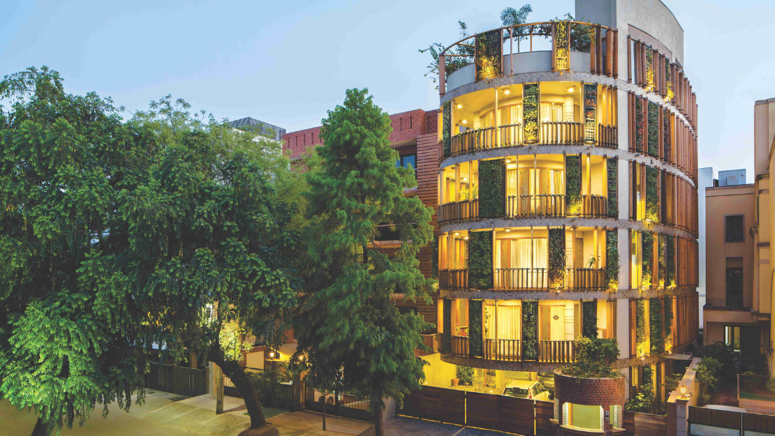 Outré House: A Crafted Urban Residence in New Delhi